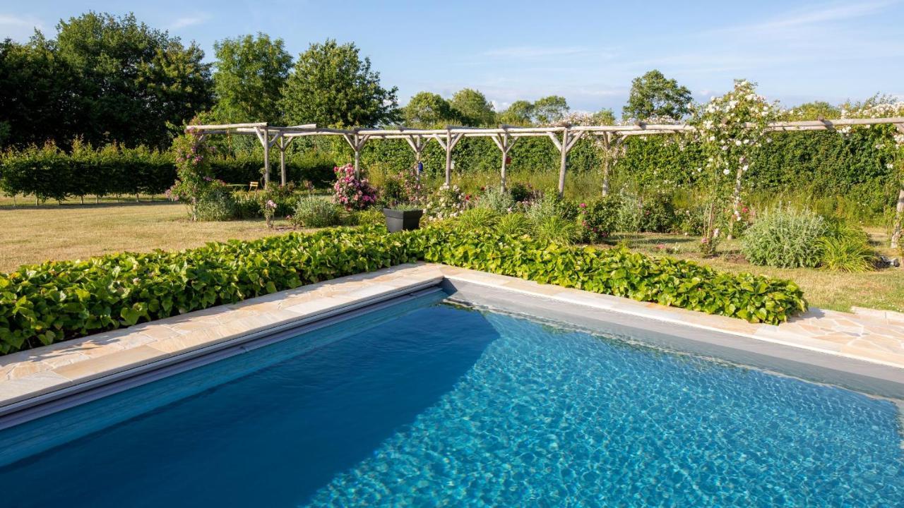 Au Manoir Des Loges Bed & Breakfast Quettreville-sur-Sienne Exterior foto
